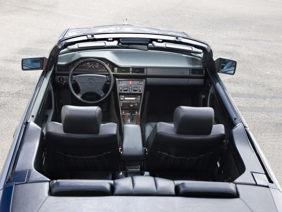  Mercedes-Benz E220 Cabriolet 1993 года  (фото 3 из 27)